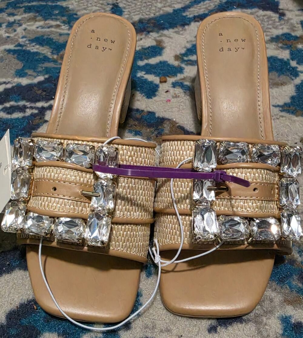 A New Day Sandals NWT Never Worn Rhinestone Heels Size 6